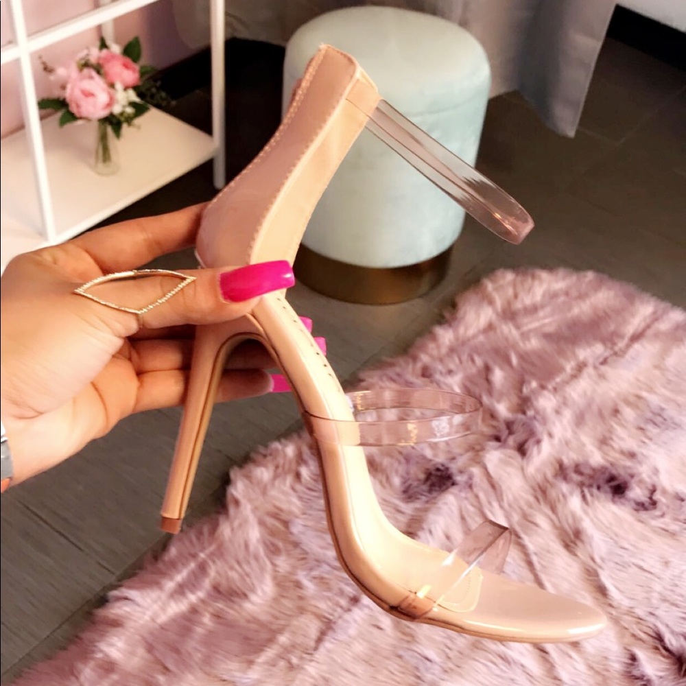 Ladies 3 strap nude pump